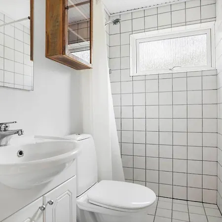2714-nexo-jomfrustien-4 * Neksø
